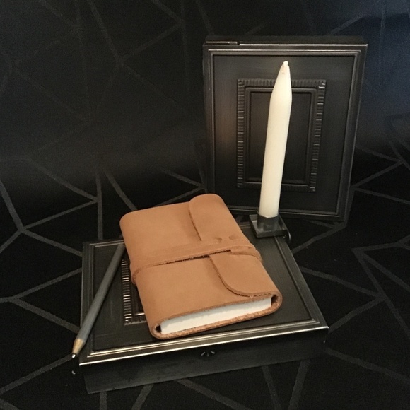 NWT Hallmark decorative metal tin with candle, notepad and pen - Picture 1 of 12